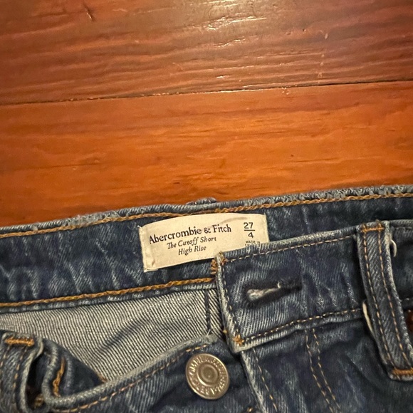 Abercrombie “The Cutoff Short High Rise” - Picture 2 of 3